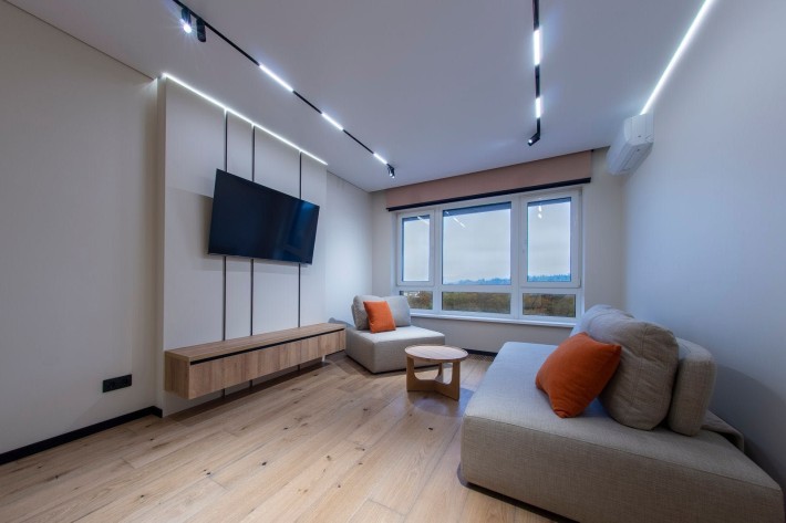 Автономна Сучасна Повна комплектація Інвертор Вид на парк - фото 1