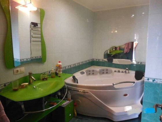 Вам потрібно зняти житло для робітників? 4-х кімната метро Теремки. Киев