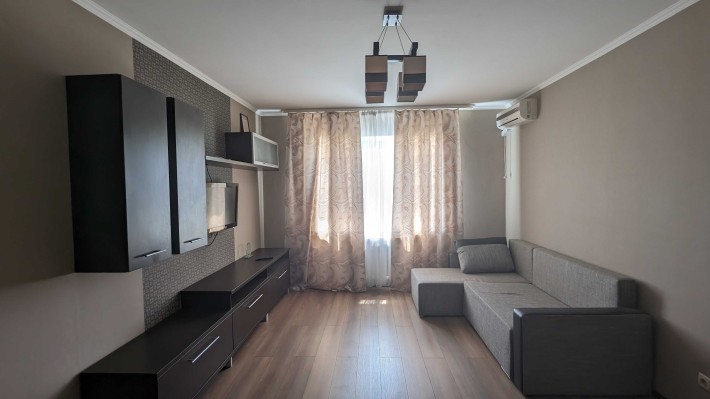 Оренда 2-к 75кв.м.  Ревуцького вул. 5  метро Харківська, Позняки. / гарний стан/ - фото 1