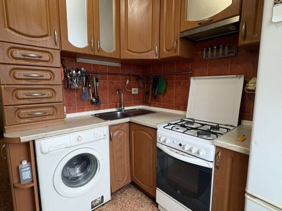 Здам 2к квартиру Симиренка 14/9 Київ