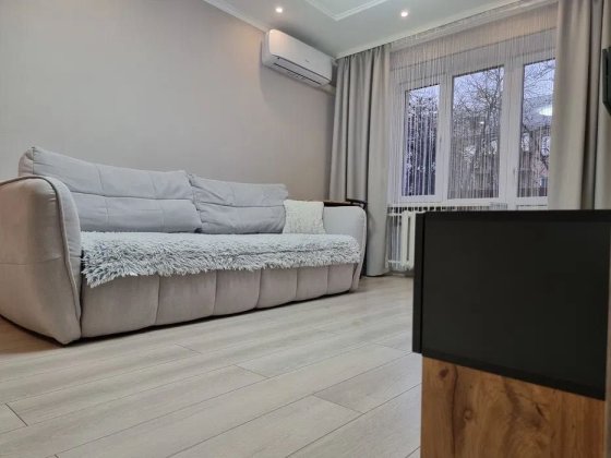 Оренда затишної 2-к квартири, м.Нивки, вул.Салютна,17 Киев