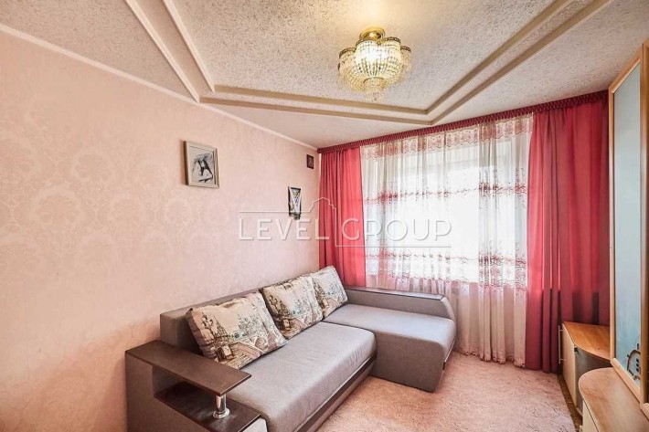 Оренда 3-к квартири по пл. Святошинська 1, метро Житомирська 3 хв - фото 1