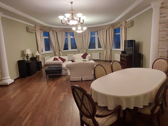 здам чудову  квартиру на Подолі біля Дніпра Київ