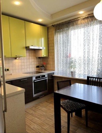 Оренда 2к.кв. Вул. Лятошинського 8, Іподром Теремки ТРЦ  Республіка - фото 1