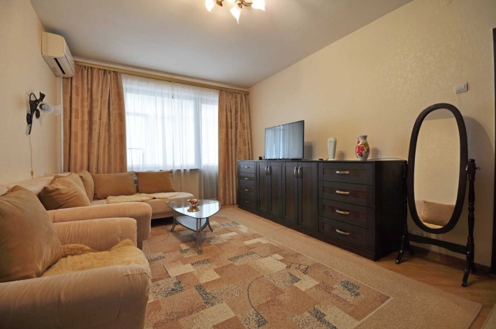 2-кімнатная квартира в статусному Печерську з видом на Лавру - фото 1