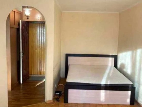 Здається роздільна 1-к квартира біля м.Печерська 3 хв пішки Київ