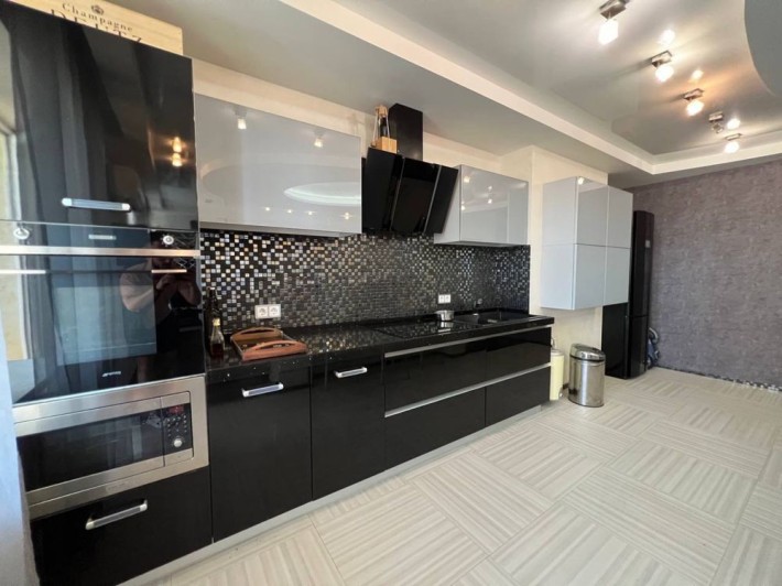 Без%, 3-к квартира, Голосіївський пр-т, м. Деміївська - фото 1