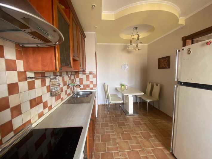 Оренда 2к. квартири на м. Лівобережна! Вул. Микільсько-Слобідська, 2Б. - фото 1