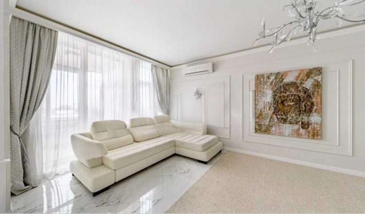 Дизайнерська трикімнатна квартира в центрі Киїів біля ЖК Jeck Yaus - фото 1