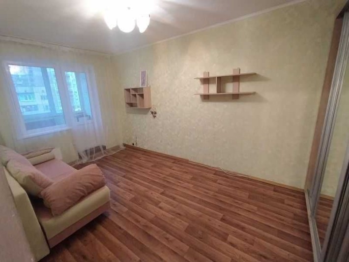 Дарницький р-н, м Позняки, вул Григоренко 25 б, 9/9 32/13/7 балкон засклений - фото 1