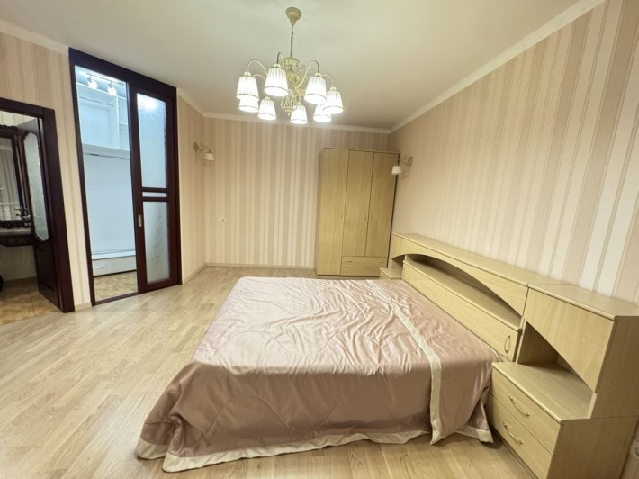 Здам 1 кв Здановської Лікоград голосіївський метро виставковий центр - фото 1