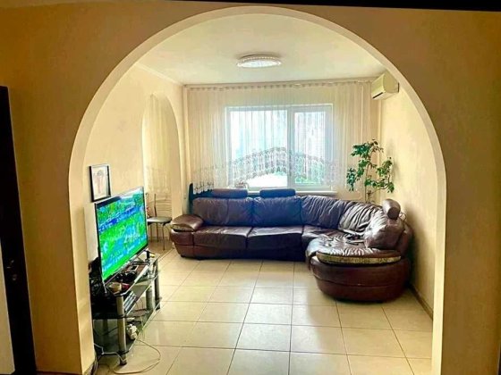 Здається 2 кімнатна квартира біля метро Теремки Киев