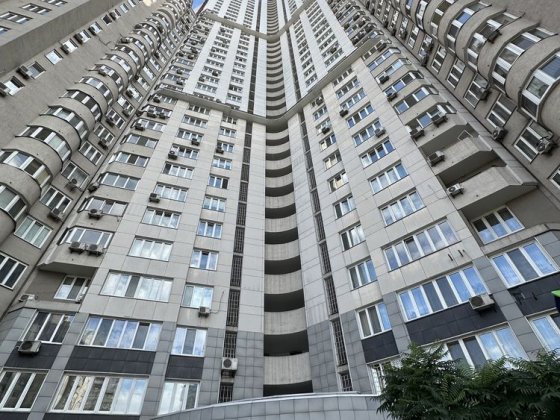 Здам без комісіі 2-кім. вул.Княжий Затон 21, метро «Осокорки» Київ