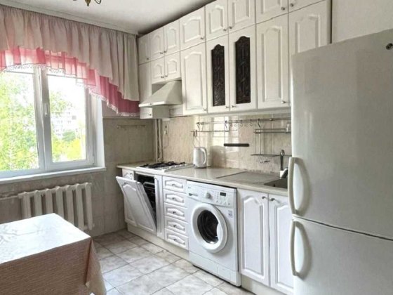 Здам в оренду 3-к.кв. Осокорки, вул. Урлівська. Киев