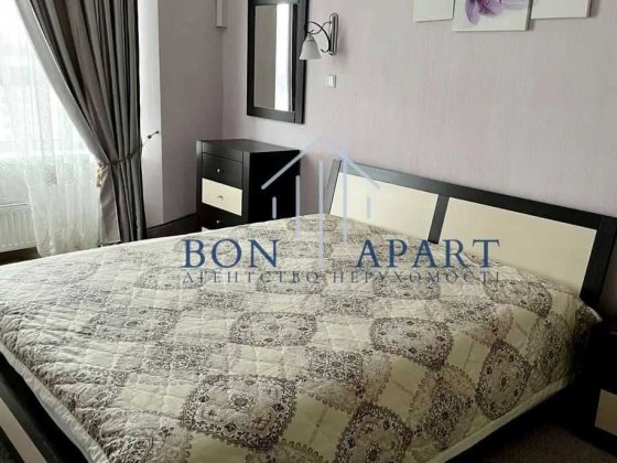 Роздільна 2к. квартира в новому будинку по вул. Анни Ахматової 32/18. Метро "Осокорки", "Позняки". Г Киев