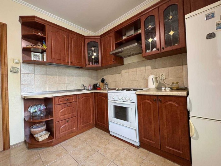 Оренда 1 кімнатноі вул.Драгоманова,8а метро Позняки - фото 1