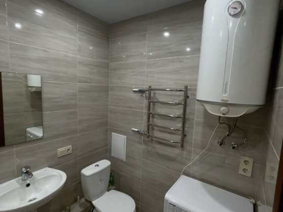 1к Ващенка7 м.Осокорки 13000 Киев