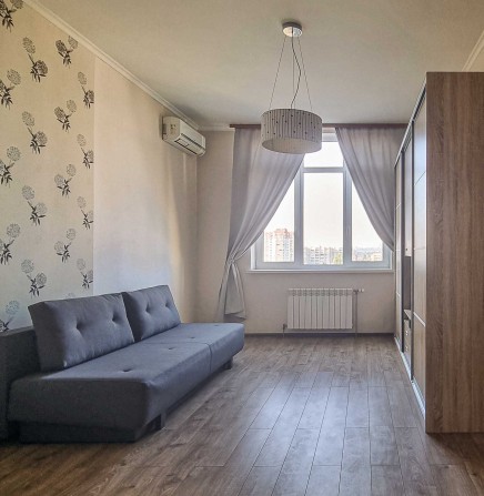 ЕНЕРГОНЕЗАЛЕЖНИЙ БУДИНОК! метро “Чернігівська”, по вул. Хоткевича 8 - фото 1