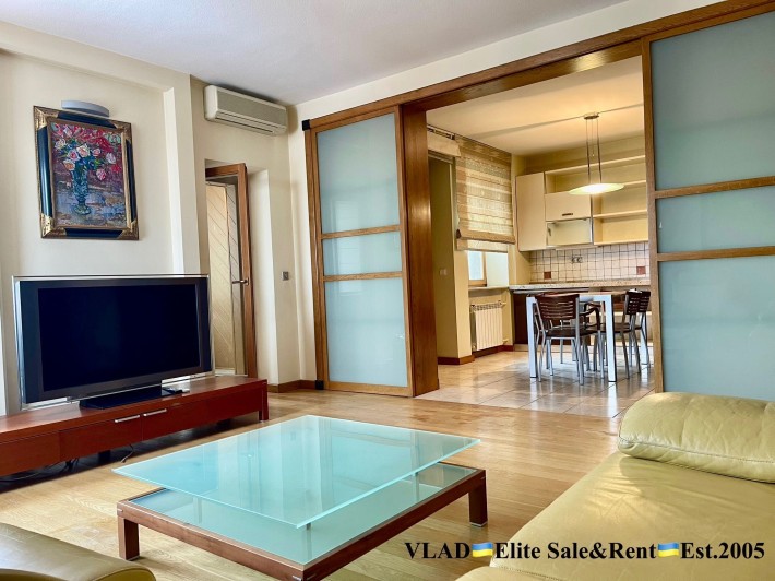 вул. Хрещатик 4. Сучасний ремонт. Панорамний вид: Дніпро та Хрещатик! - фото 1