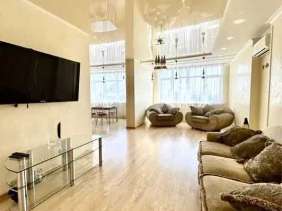 Оренда 4-к кв Київ. Святошинський р-н вул. Львівська 22