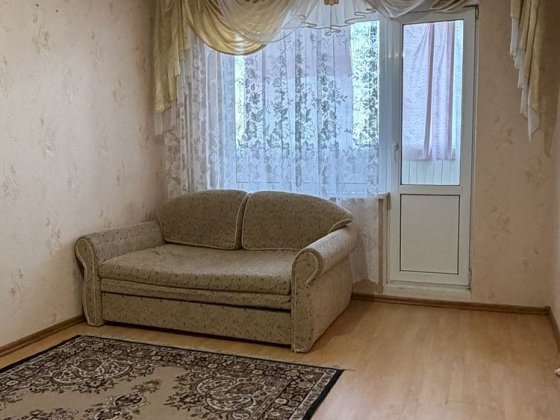 Харківське шоссе 174, метро Харківська та Вирлиця