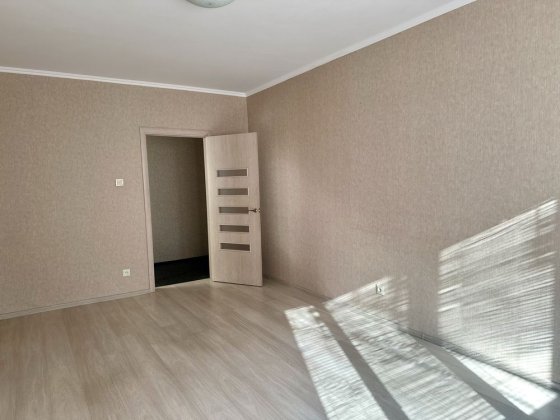 Своя квартира під офіс від власника, без меблів Позняки Осокорки