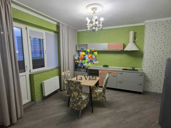 Здається простора євродвушка в ЖК 4 сезони, готова до заселення! Київ