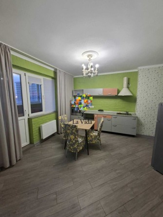 Здається простора євродвушка в ЖК 4 сезони, готова до заселення! - фото 1