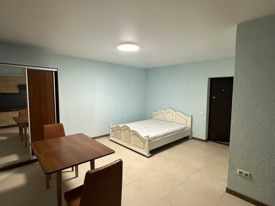 Здам затишну квартиру біля метро Васильківська Київ