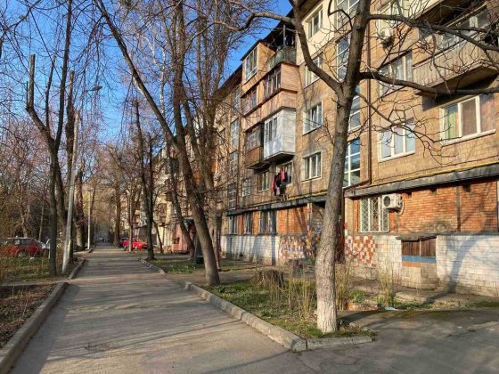 Здам затишну суміжну двокімнатну Відрадний, 40 - 12000грн. Без комісії Киев