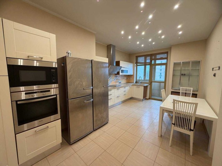 Оренда 3к окремі кімнати м Печерська ГАЗ вул Коновальця 32 Б! - фото 1