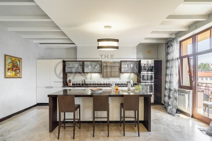 Аренда Гоголевская Паркинг Шевченковкий р-н Золотые ворота - фото 1