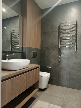 Сдается евро двушка (3х)в ЖК «Lucky L» (ул. Берковецкая 4Д),стильная. - фото 1