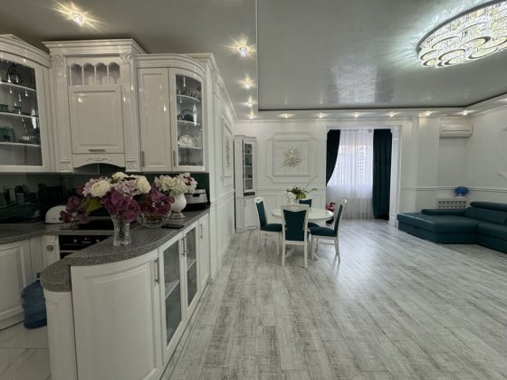 Оренда 3-х кімн Зoлотоустівська 47-49, Берестейський проспект, Центр