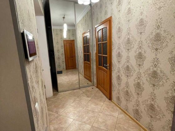 довгострокова оренда 2 кв, 60 кв м ,сталінка, Київ,Севастопольська площа Киев