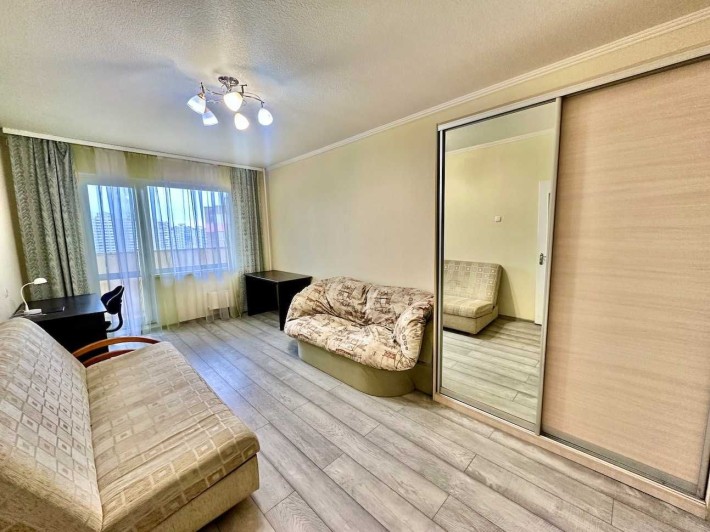 Академіка Єфремова 18. Академмістечко. Святошинський район. 2 кімнатна квартира. Ремонт. Метро 5 хви - фото 1