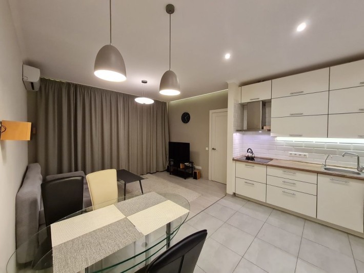 Зелений острів 2, Сікорського 4в, м. Берестейська, 1 кімнатна 50м2, ге - фото 1