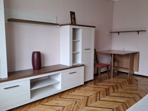 Аренда 3-ох кімнатна довгострокова Київ