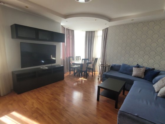 2к квартира біля станції метро Житомирська Киев