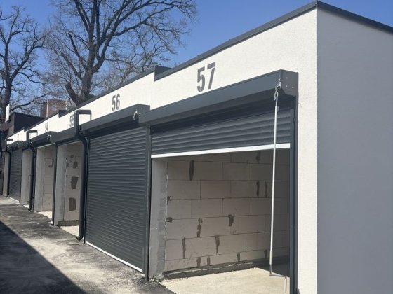 Оренда гаража р-н Синергії , парк Мама , Річ Таун. Є розетка Ірпінь