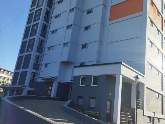 Здам в оренду  гараж у паркінгу "Сузір'я" Черновцы