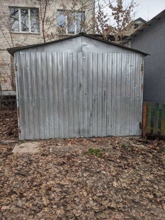 Здам або продам металевий гараж в центрі, район гот.Україна, без ями. - фото 1