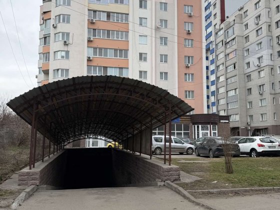 Оренда 13м2  Паркомісця вул. Молодшого 3