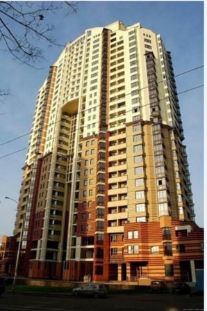 Оренда мото паркінгу вул. Соломʼянська 15а - фото 1