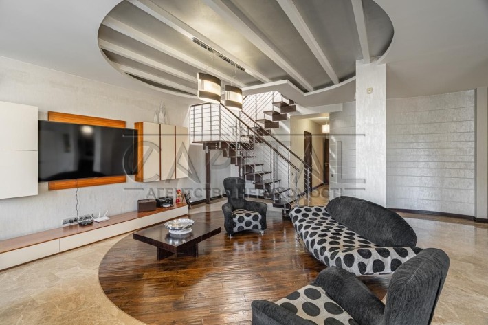 Оренда дворівневого пентхауса 245 м²,Гоголівська 4, 2 паркомісця - фото 1