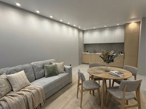 Перша здача Окленд Okland Повітряних сил Соломянський Вокзальна центр Киев