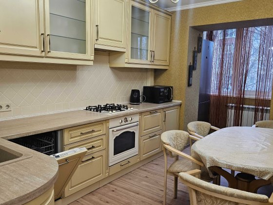 Сдам 3-кімнатну Центр! Січових Стрільців 59а! Київ