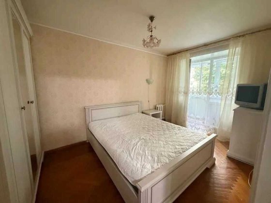 Здається 2-кімнатна квартира на вул. Авіаконструктора Антонова , 9 Киев