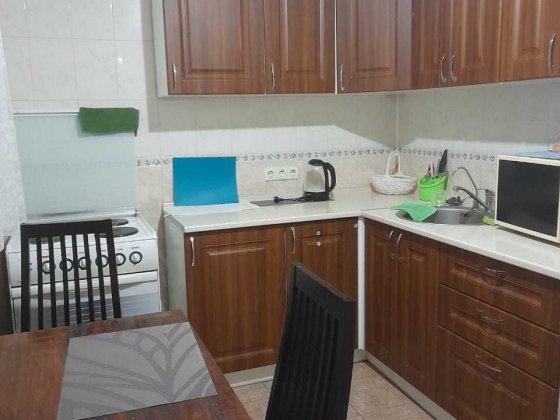 2к квартира біля м. Академмістечко з хорошим ремонтом Киев