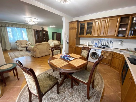 Максима Токарева (Вузівська) 5, 3 к. 126 м2, від господині Київ